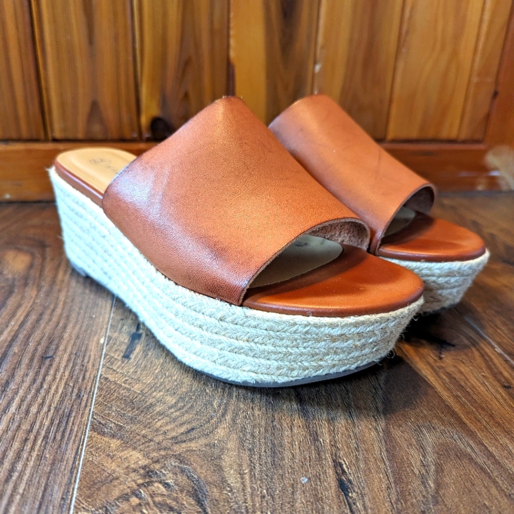 Platform sandals